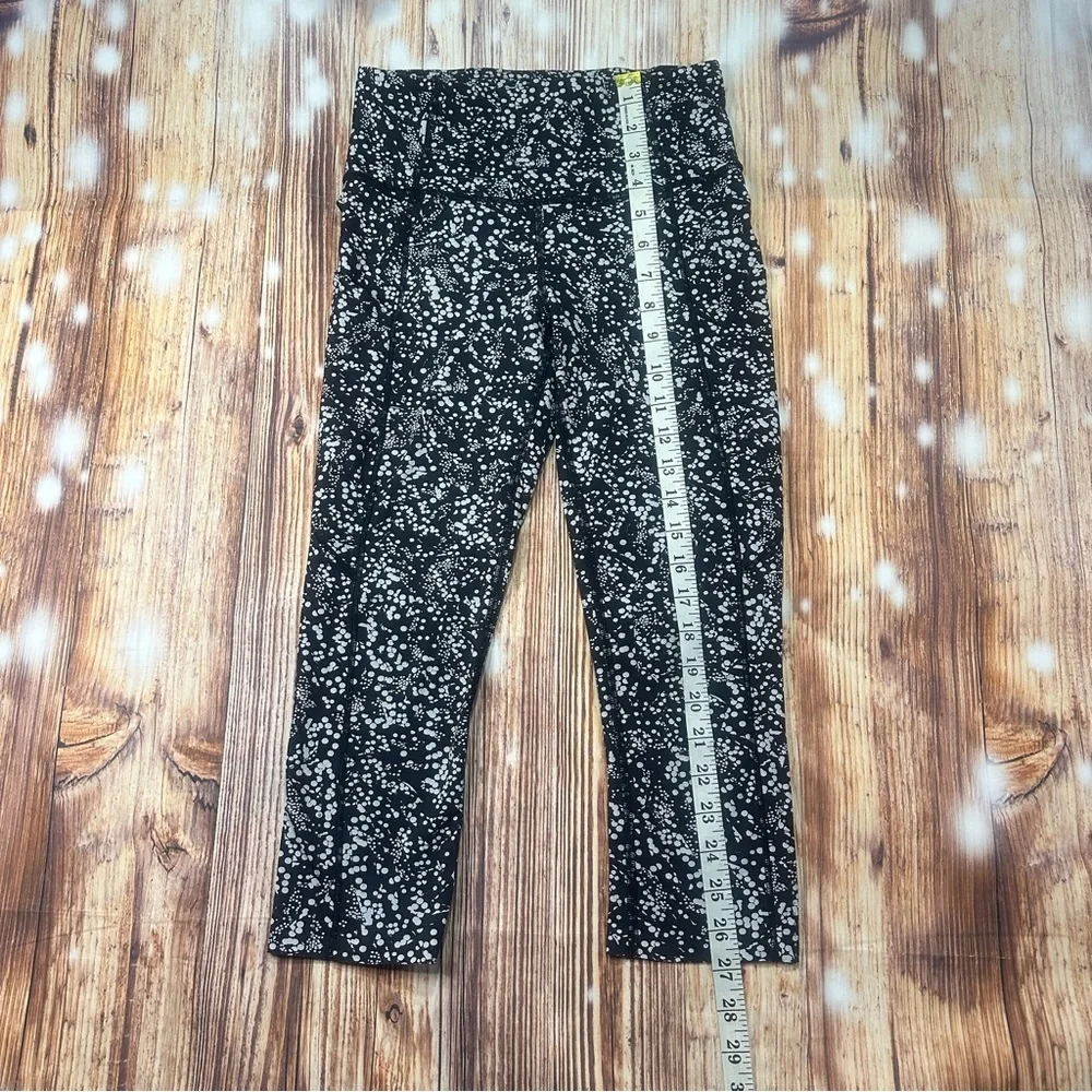 Lululemon Women’s Crop Leggins Size 4